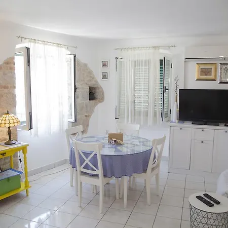 Pina Appartement *